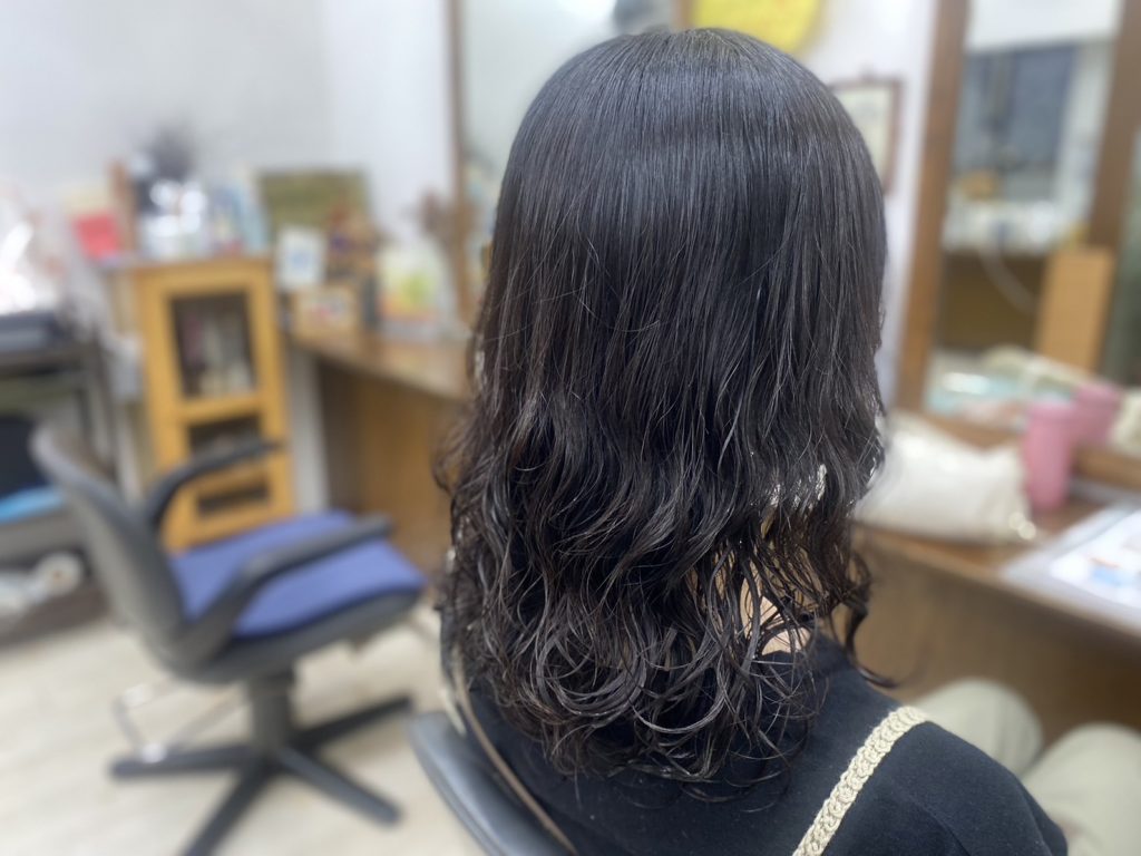 縮毛矯正をしてから中間～毛先にウェーブ