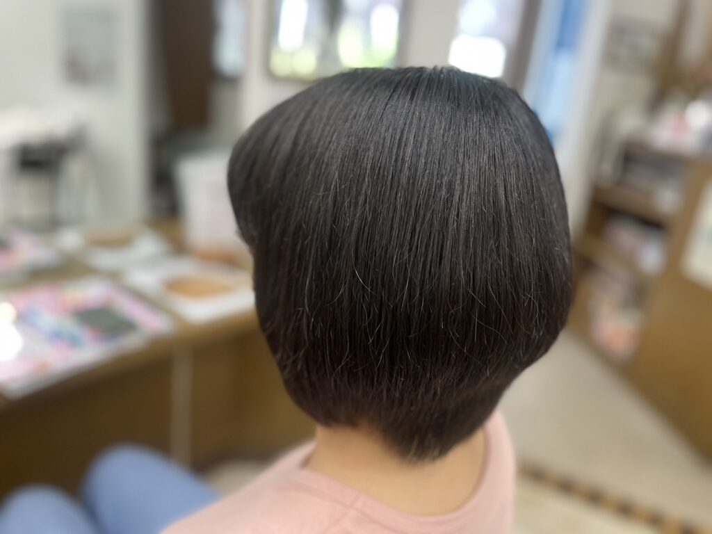 ショートボブ