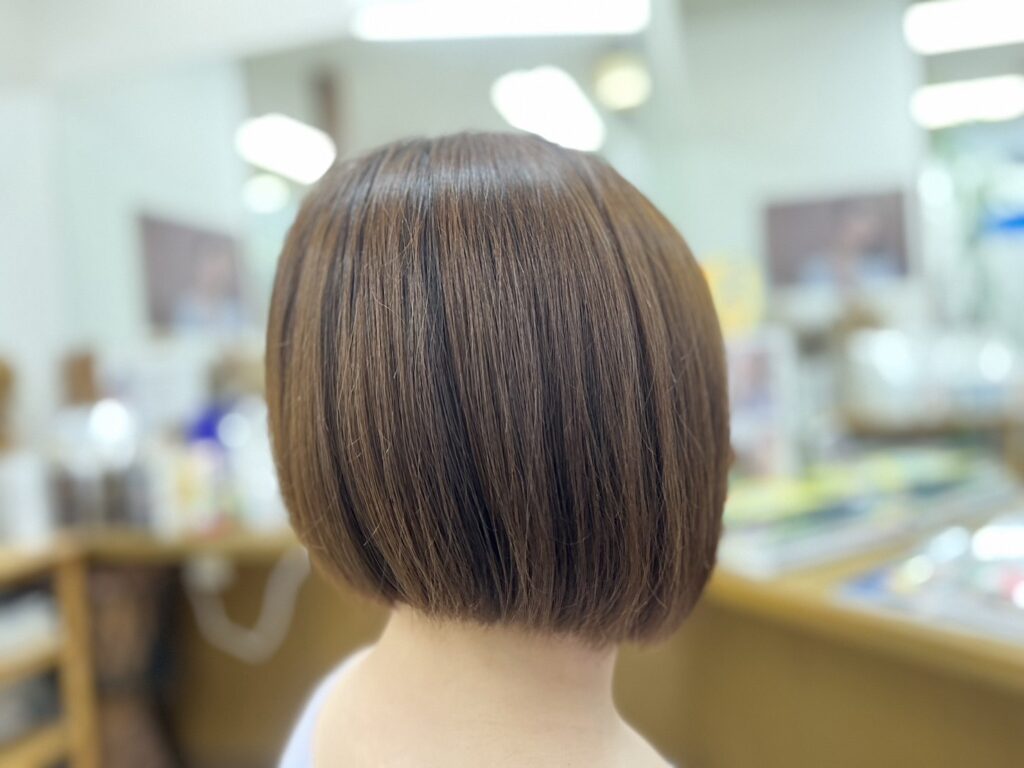 前下がりボブ